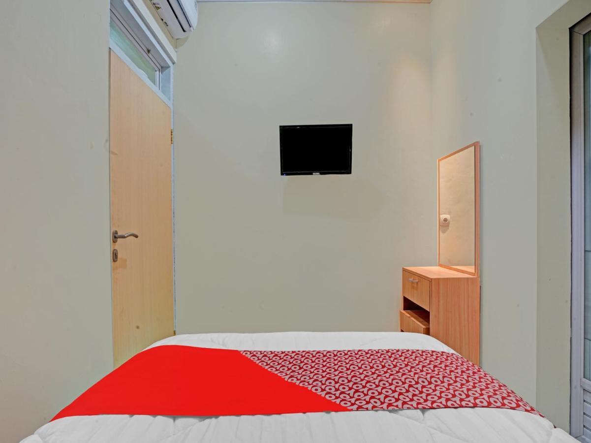 Oyo 90804 Oma Uti Homestay Syariah Yogyakarta Exterior foto