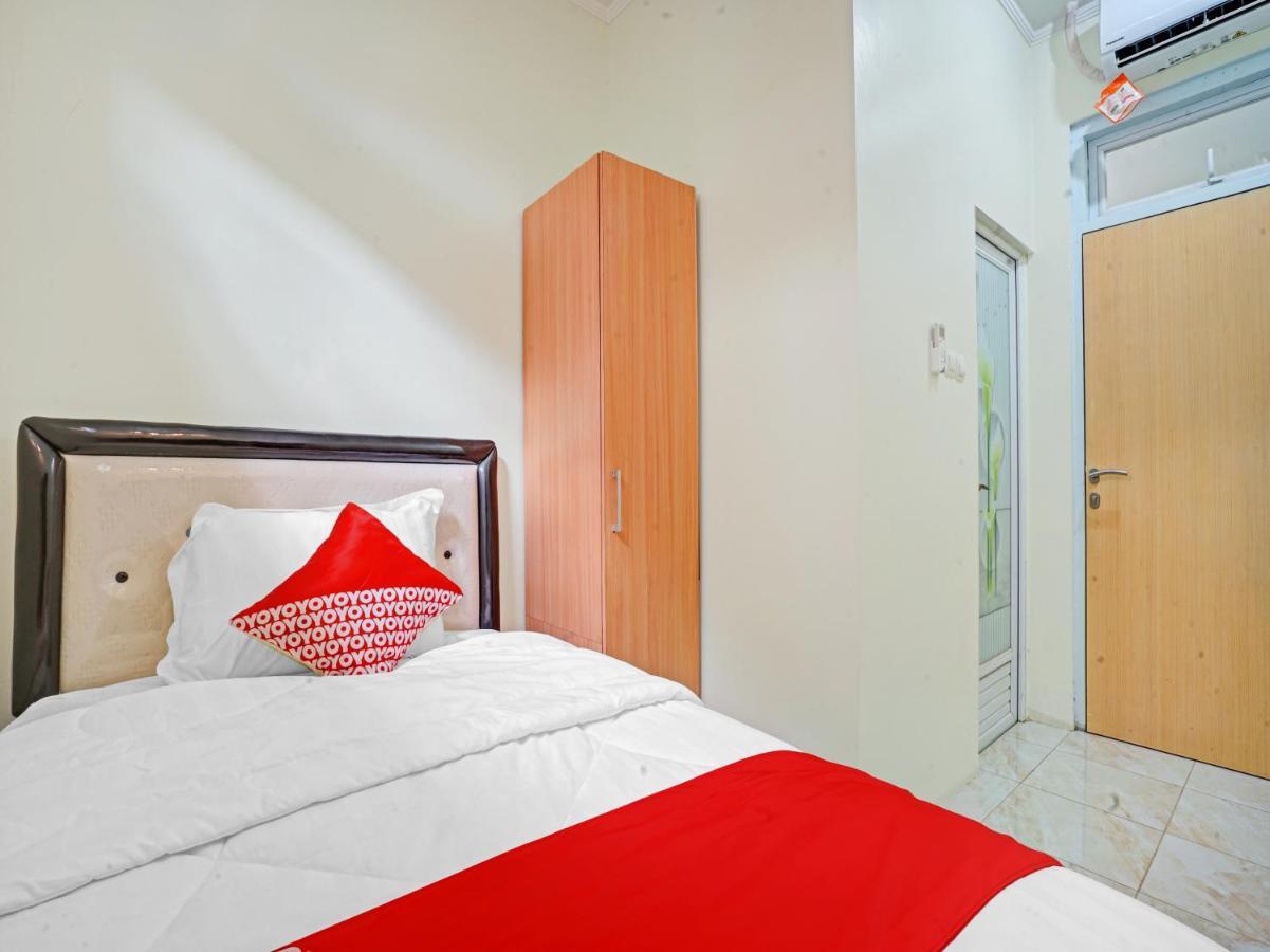 Oyo 90804 Oma Uti Homestay Syariah Yogyakarta Exterior foto